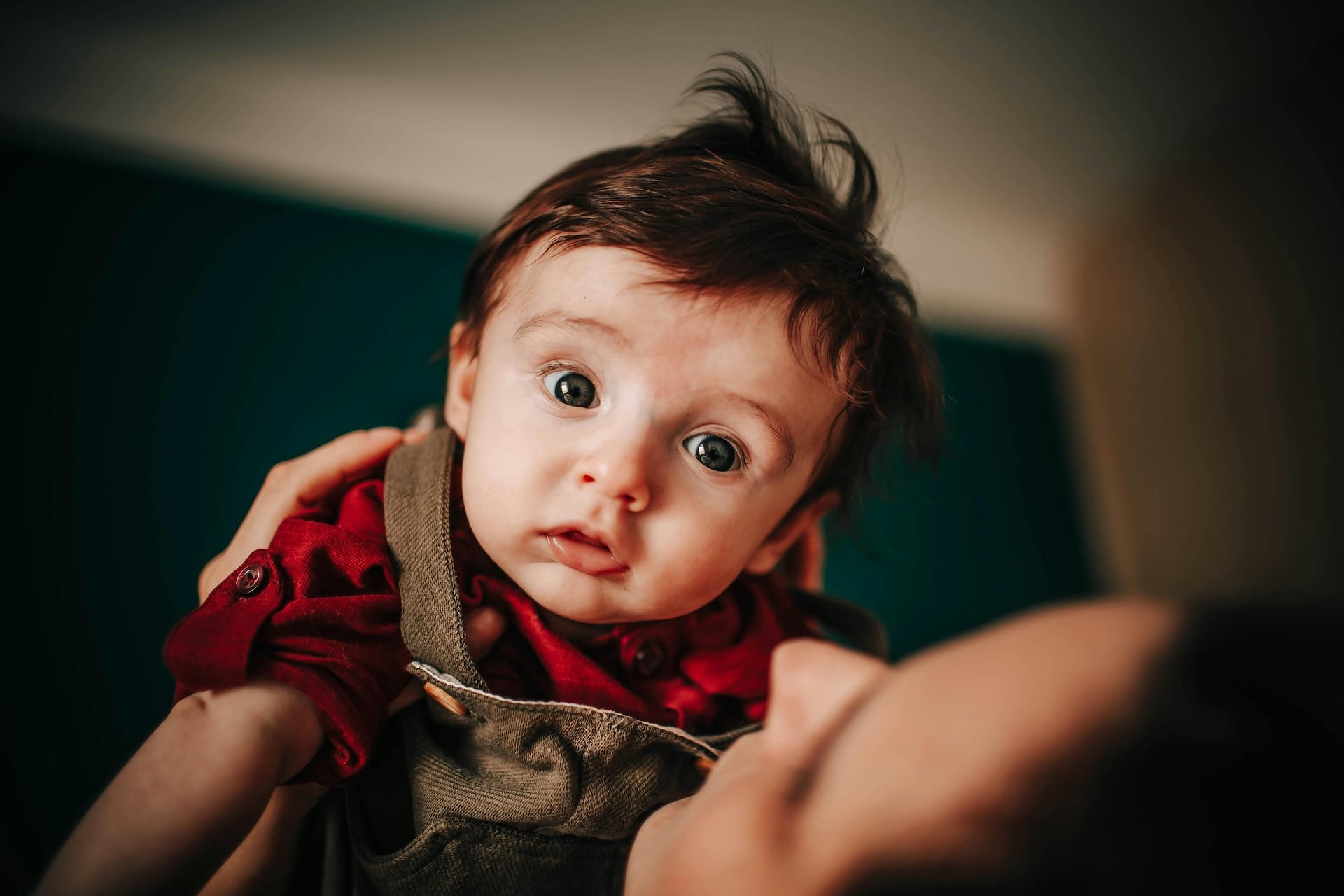 Παιδί σε συνεδρία φυσικοθεραπείας στο ΚΕΘΕΠ